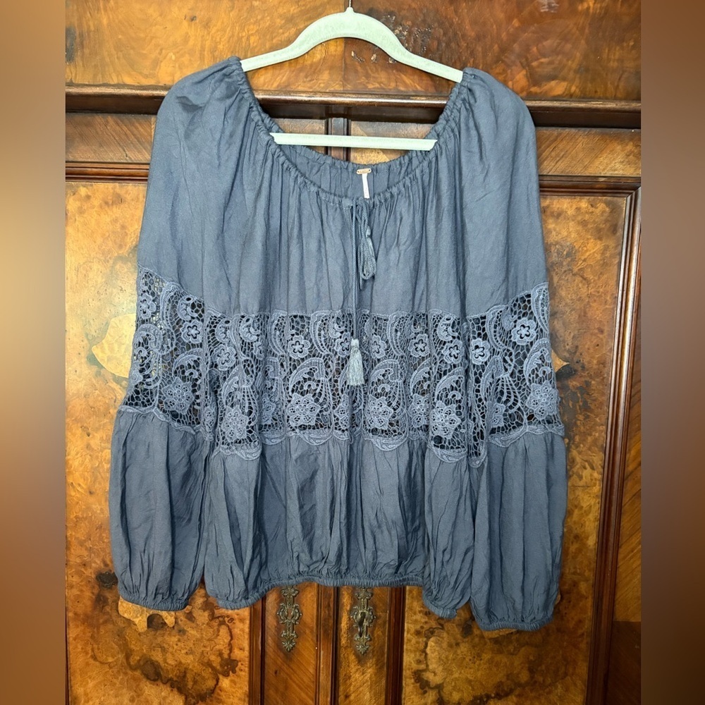 EUC Free People- Grey Lace Inset Boho Top. Size S